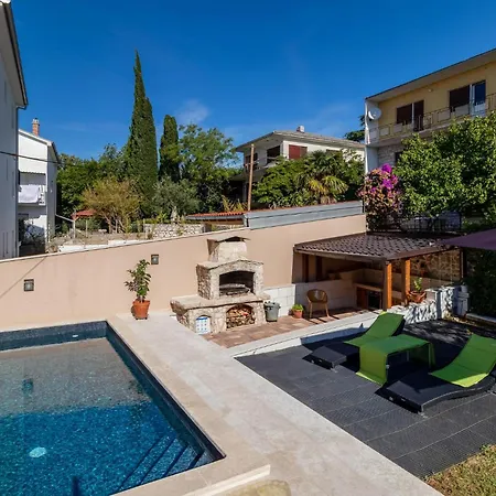 شقة In With Swimming Pool *