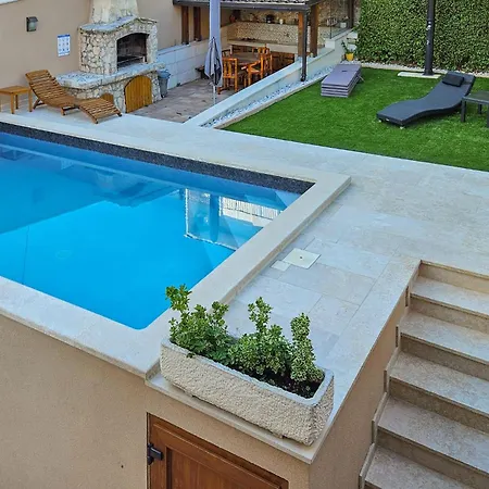 Apartament Cozy Apartment In Dramalj With Wifi Dramalj